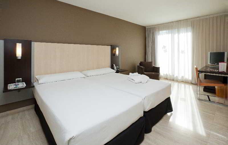 Ilunion Almirante Hotel Barcelona Exterior photo