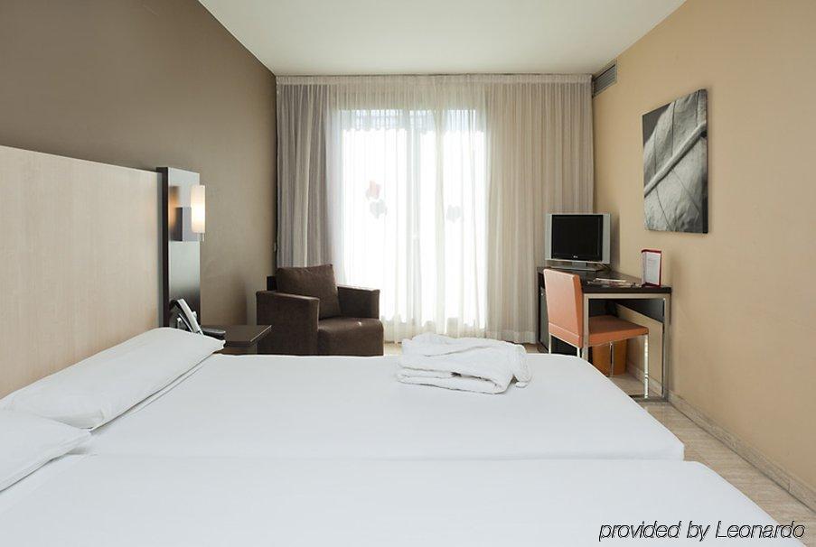 Ilunion Almirante Hotel Barcelona Room photo