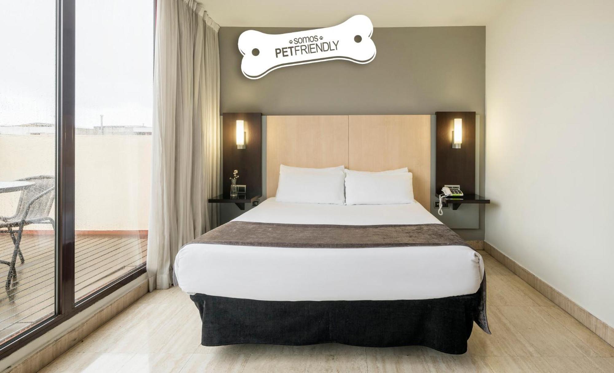 Ilunion Almirante Hotel Barcelona Room photo