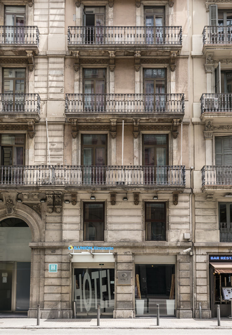Ilunion Almirante Hotel Barcelona Exterior photo