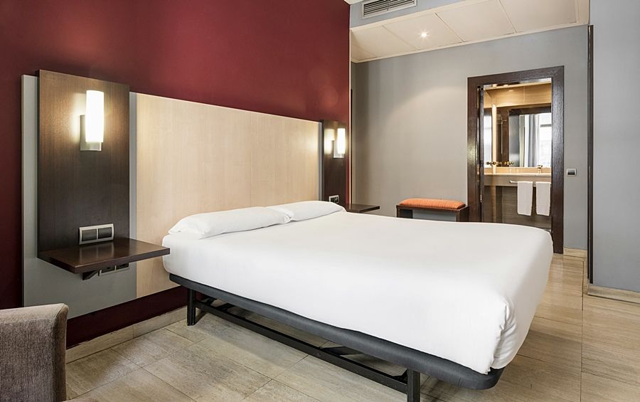 Ilunion Almirante Hotel Barcelona Exterior photo