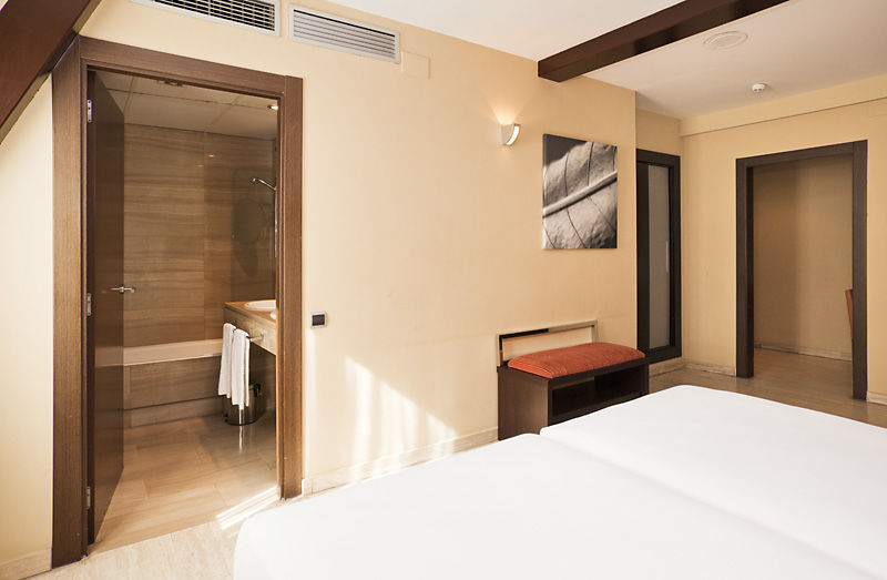Ilunion Almirante Hotel Barcelona Exterior photo