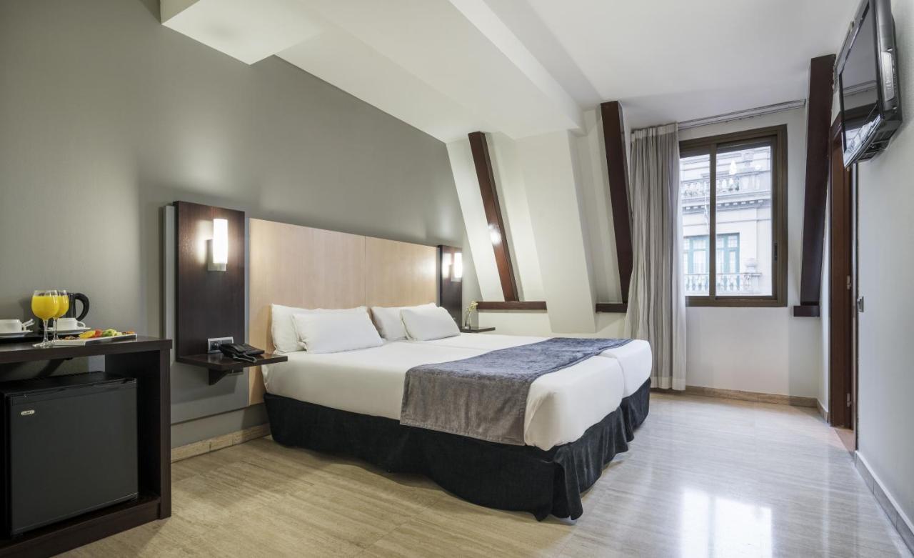 Ilunion Almirante Hotel Barcelona Exterior photo