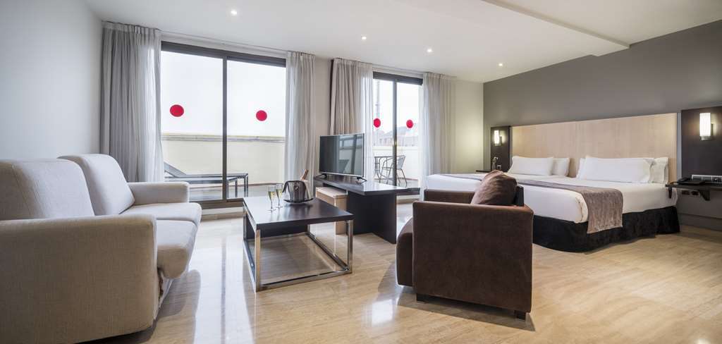 Ilunion Almirante Hotel Barcelona Room photo