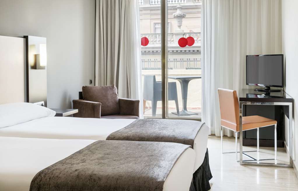 Ilunion Almirante Hotel Barcelona Room photo